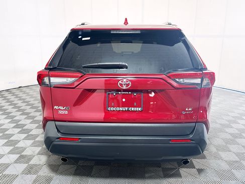 Used 2025 Toyota RAV4 LE AWD/4WD image 4