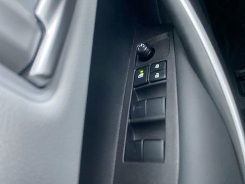 Used 2025 Toyota Corolla SE image 17