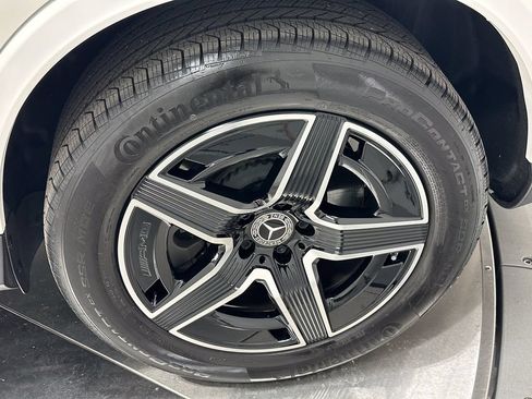 Used 2025 Mercedes-Benz GLC 350e 4MATIC image 23