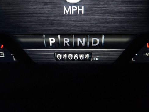 Used 2024 RAM 1500 Laramie AWD/4WD image 24