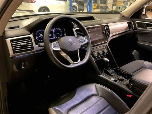 Used 2021 Volkswagen Atlas SEL Premium image 17