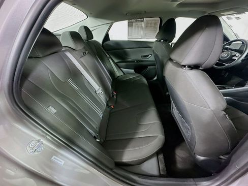 Used 2025 Hyundai Elantra SEL FWD image 11