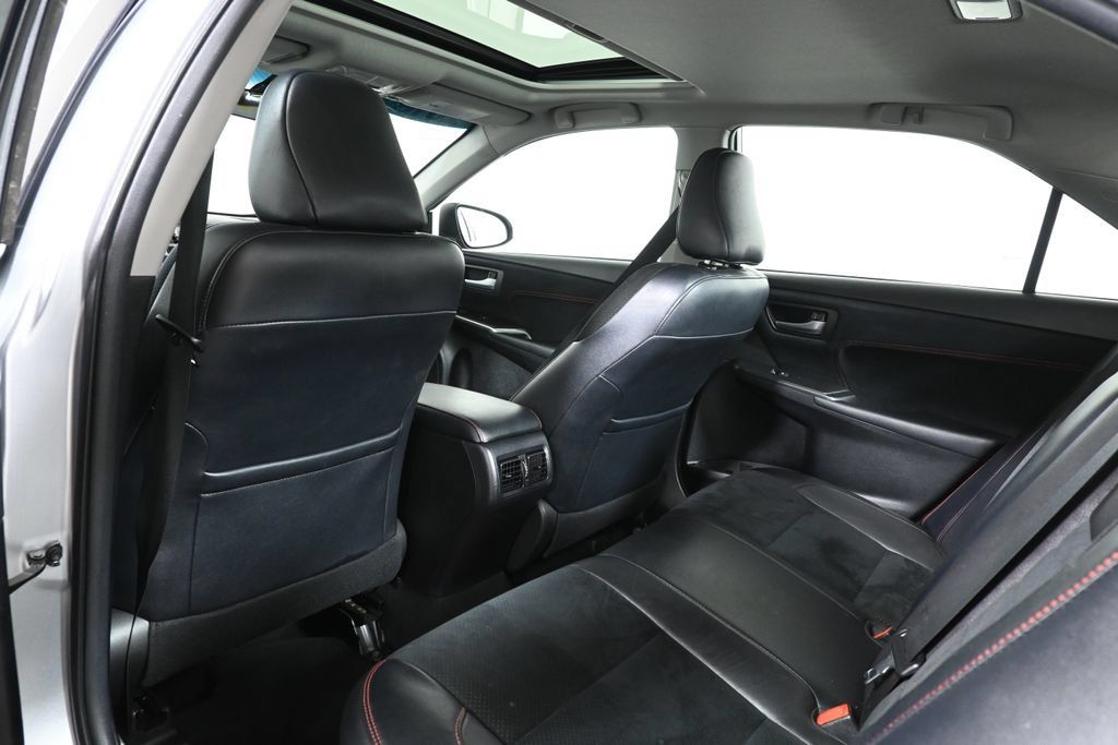 Used 2016 Toyota Camry XSE w/ Moonroof Package FWD image 31