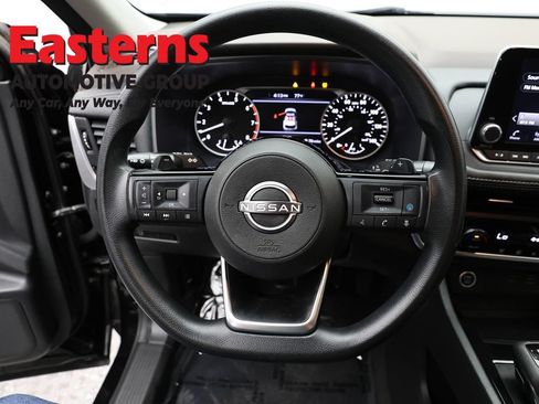 Used 2023 Nissan Rogue SV AWD/4WD image 10