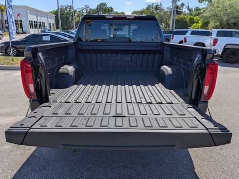 New 2026 GMC Sierra 1500 SLT w/ SLT Premium Plus Package AWD/4WD image 18