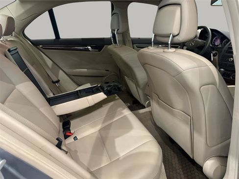 Used 2011 Mercedes-Benz C 300 4MATIC Sedan image 23