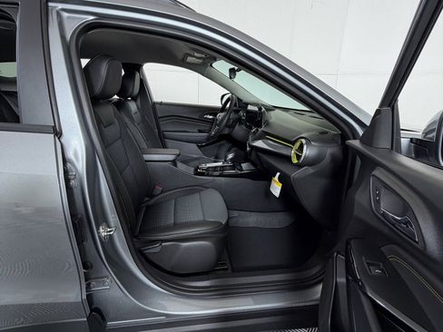 New 2026 Chevrolet Trax LT w/ Driver Confidence Package image 5