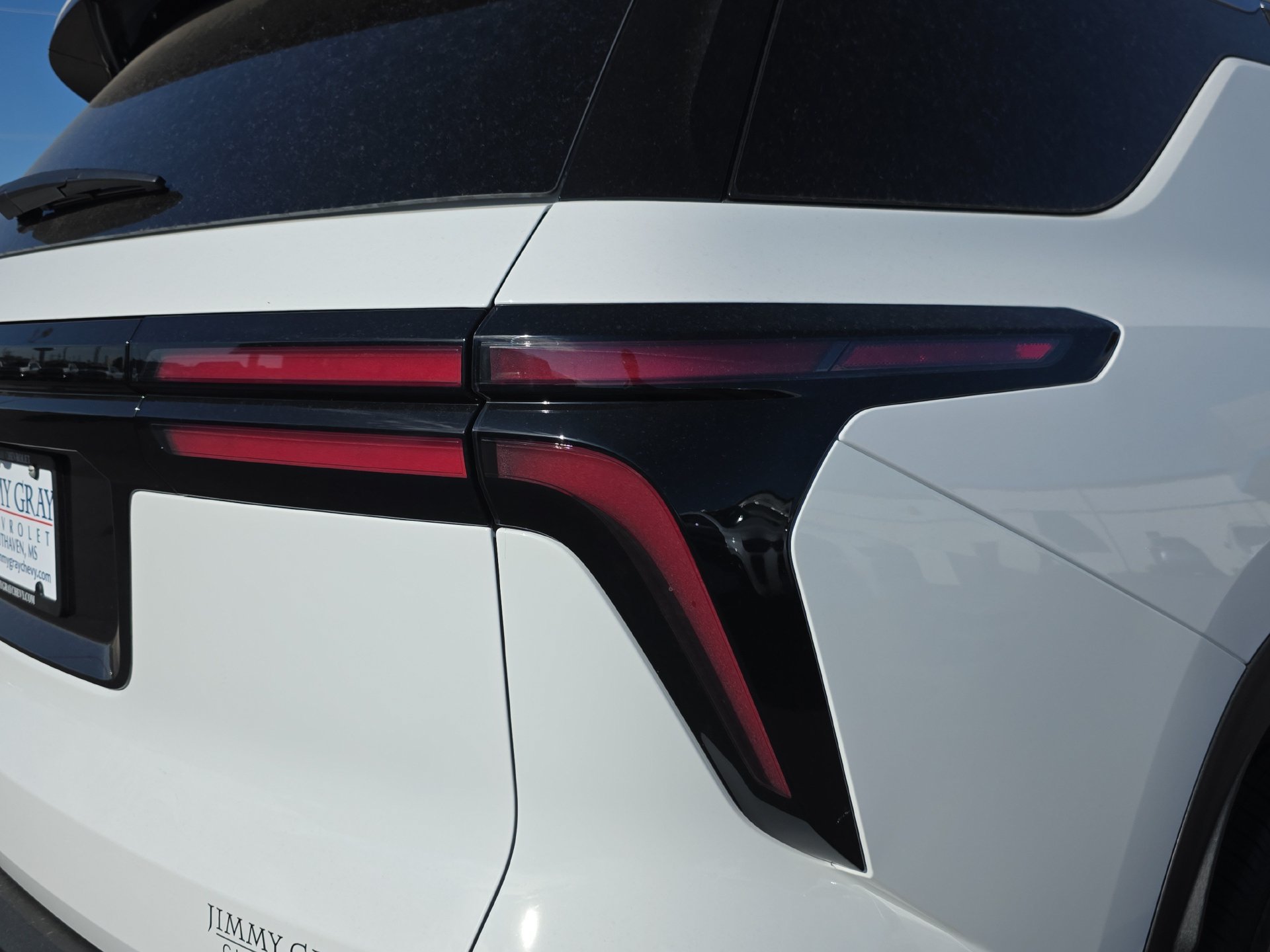 New 2027 Chevrolet Traverse LT w/ Driver Confidence Package FWD image 11