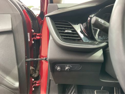 Used 2022 Buick Envision Preferred FWD image 17