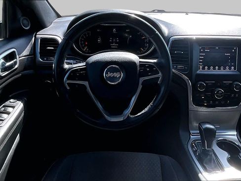 Used 2018 Jeep Grand Cherokee Laredo RWD image 6