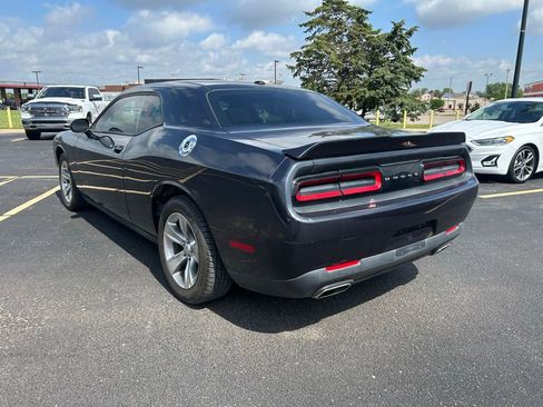 Used 2018 Dodge Challenger SXT RWD image 4