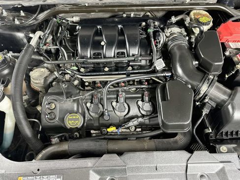 Used 2015 Ford Taurus SE FWD image 34