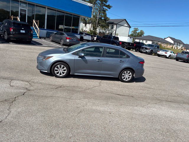 Used 2025 Toyota Corolla LE FWD image 17