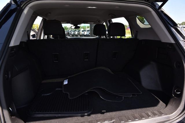 Used 2024 GMC Terrain SLE AWD/4WD image 24