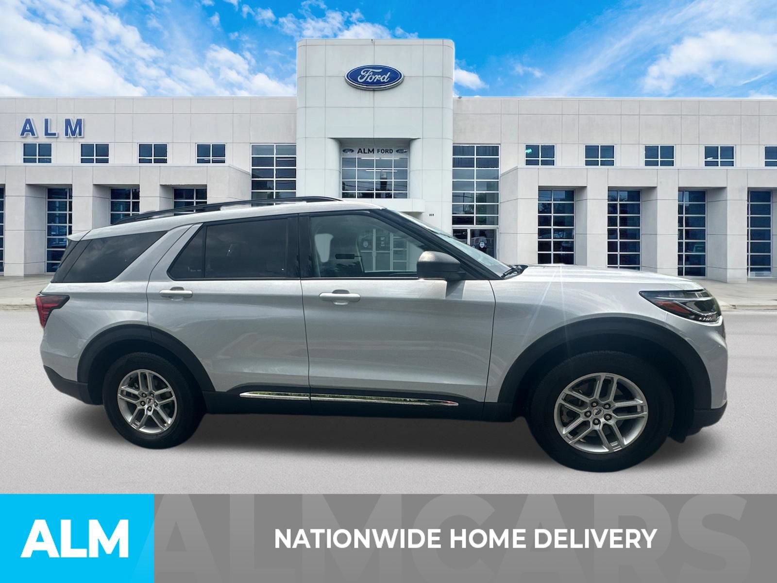 Used 2025 Ford Explorer Active RWD image 4