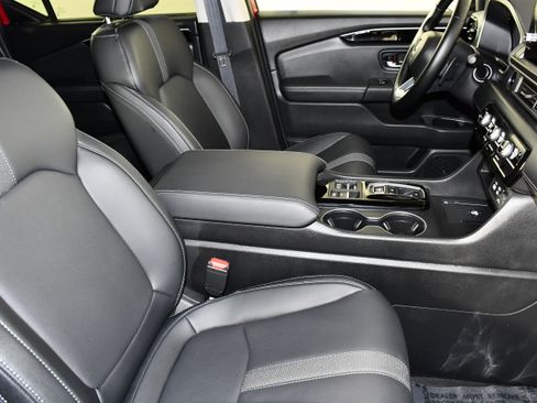 Certified 2025 Honda Pilot EX-L image 42