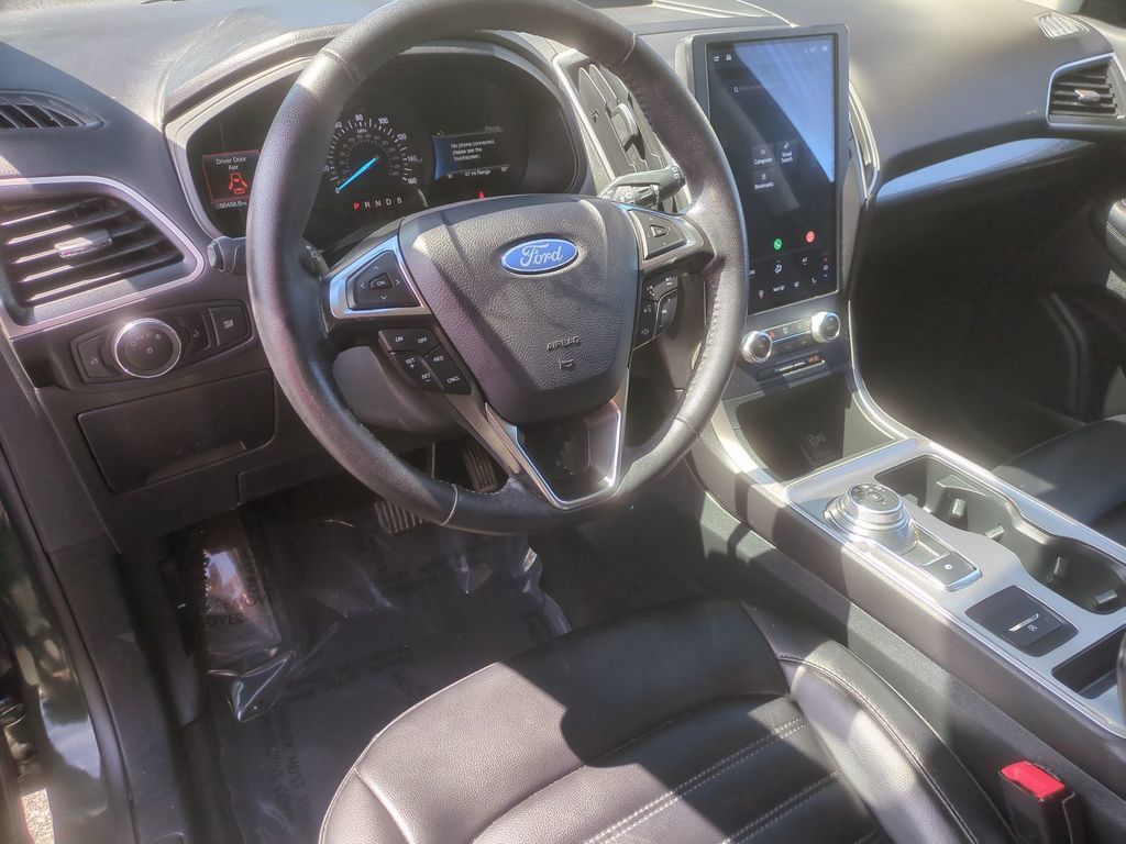 Used 2024 Ford Edge SEL AWD/4WD image 9
