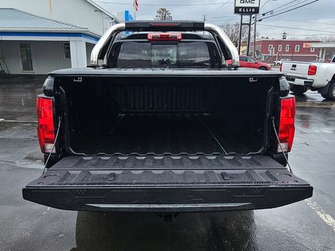 Used 2023 Chevrolet Colorado LT w/ LT Convenience Package II AWD/4WD image 11