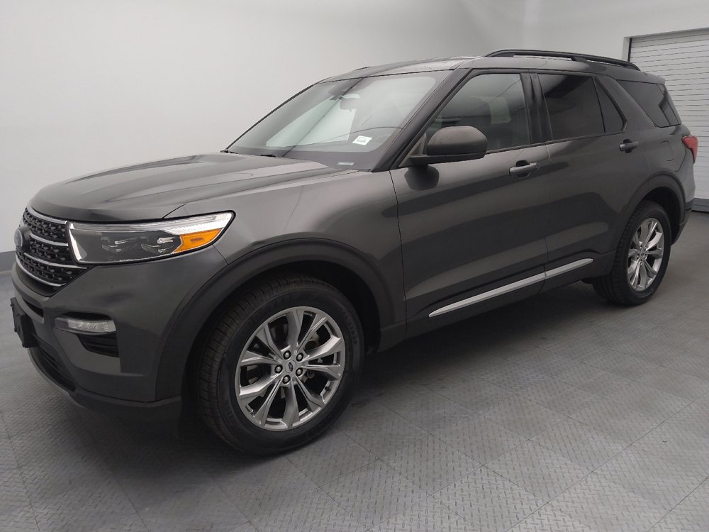 Used 2020 Ford Explorer XLT w/ Equipment Group 202A AWD/4WD image 2