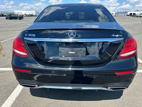 Used 2017 Mercedes-Benz E 300 4MATIC image 6