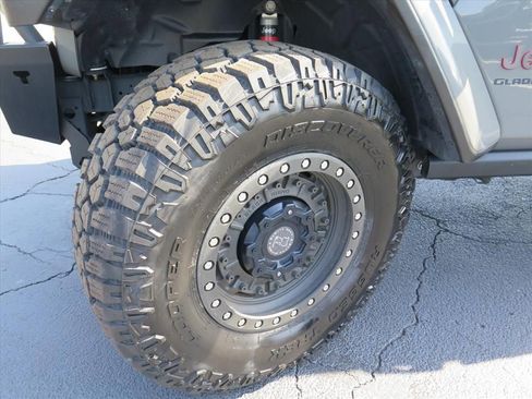 Used 2021 Jeep Gladiator Rubicon w/ Trailer Tow Package image 18