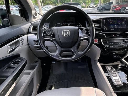 Used 2020 Honda Pilot Touring image 6