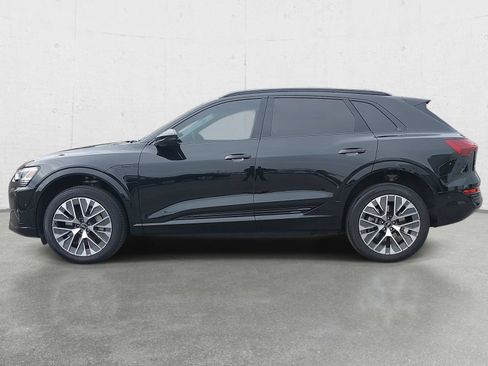 Used 2024 Audi Q8 e-tron Prestige w/ Prestige Package AWD/4WD image 8