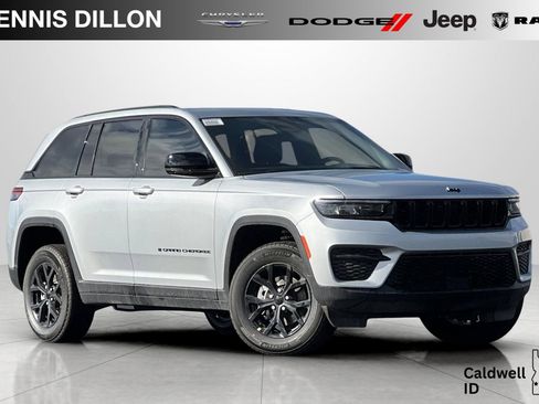 New 2025 Jeep Grand Cherokee Altitude image 1