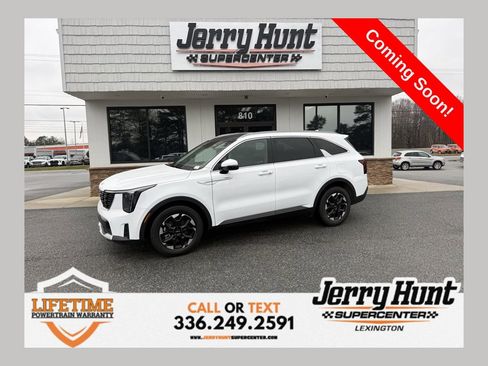 Used 2025 Kia Sorento S w/ Panoramic Sunroof Package image 1