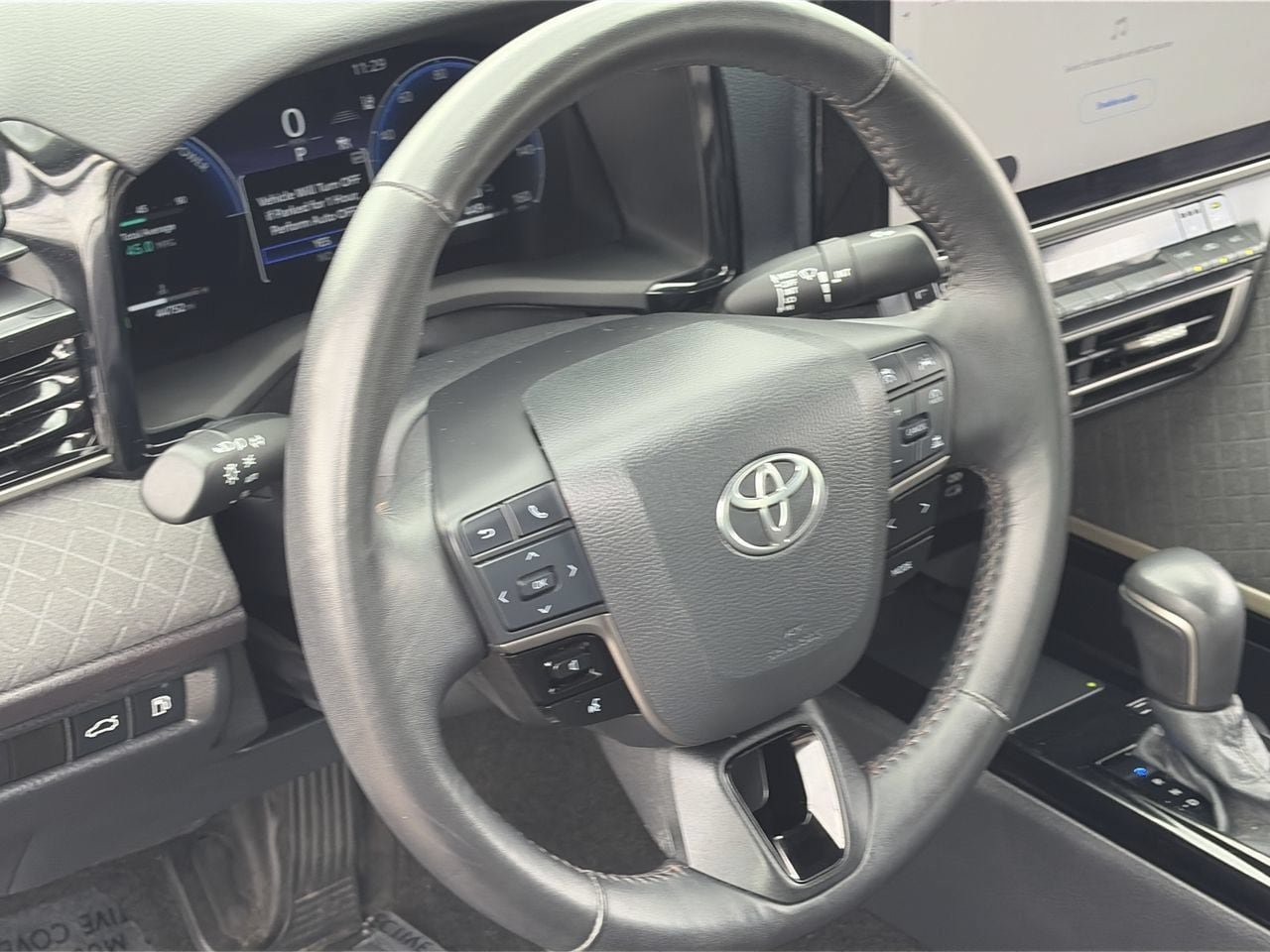Used 2025 Toyota Camry XLE FWD image 13