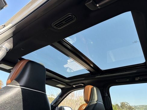 Used 2020 Lincoln Navigator L Reserve w/ Luxury Package image 19