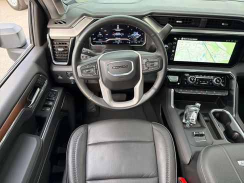 Used 2025 GMC Sierra 2500 Denali w/ Denali Reserve Package AWD/4WD image 30