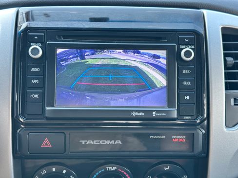 Used 2015 Toyota Tacoma 4x4 Double Cab w/ TRD Sport Package image 24