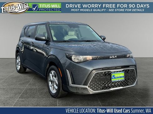 Used 2025 Kia Soul LX FWD image 1