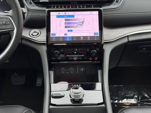 New 2025 Jeep Grand Cherokee L Limited AWD/4WD image 12