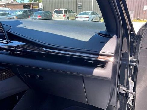 Used 2023 Cadillac Escalade Premium Luxury AWD/4WD image 23