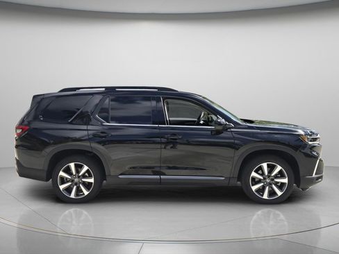 Certified 2024 Honda Pilot Elite image 3