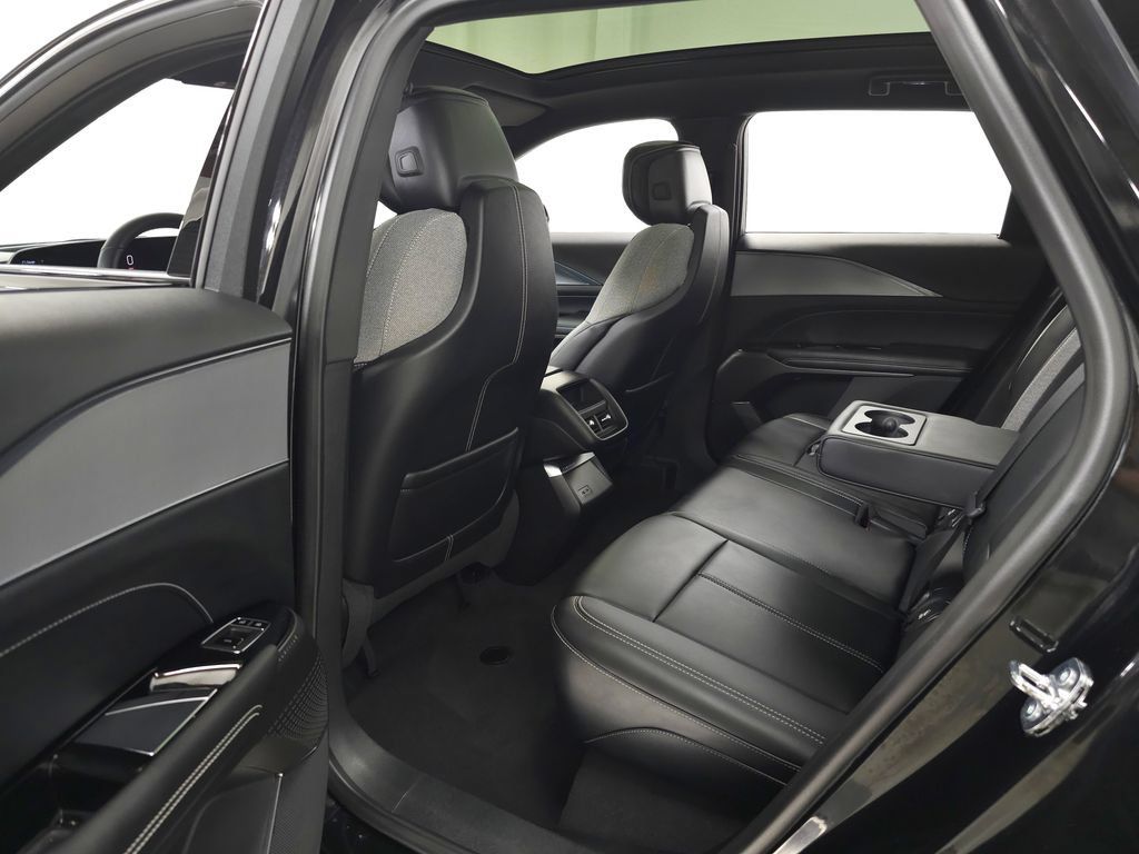 Certified 2024 Cadillac Lyriq Tech AWD/4WD image 35