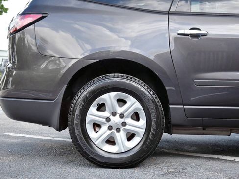 Used 2014 Chevrolet Traverse LS FWD image 27