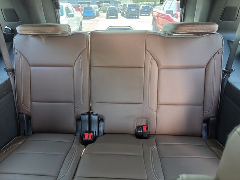 Used 2024 Chevrolet Tahoe High Country w/ LPO, Illumination Package AWD/4WD image 23