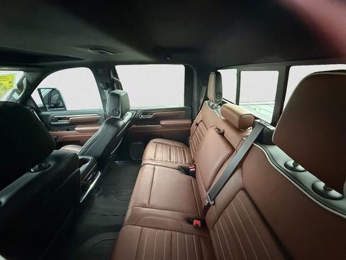Used 2024 GMC Sierra 3500 Denali Ultimate AWD/4WD image 9