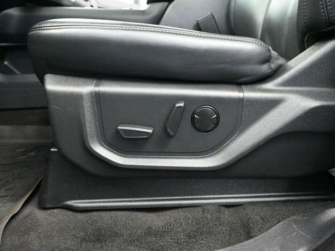 Used 2024 Ford Expedition Max XLT image 22