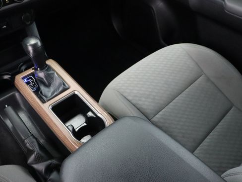 Certified 2023 Toyota Tacoma SR AWD/4WD image 16