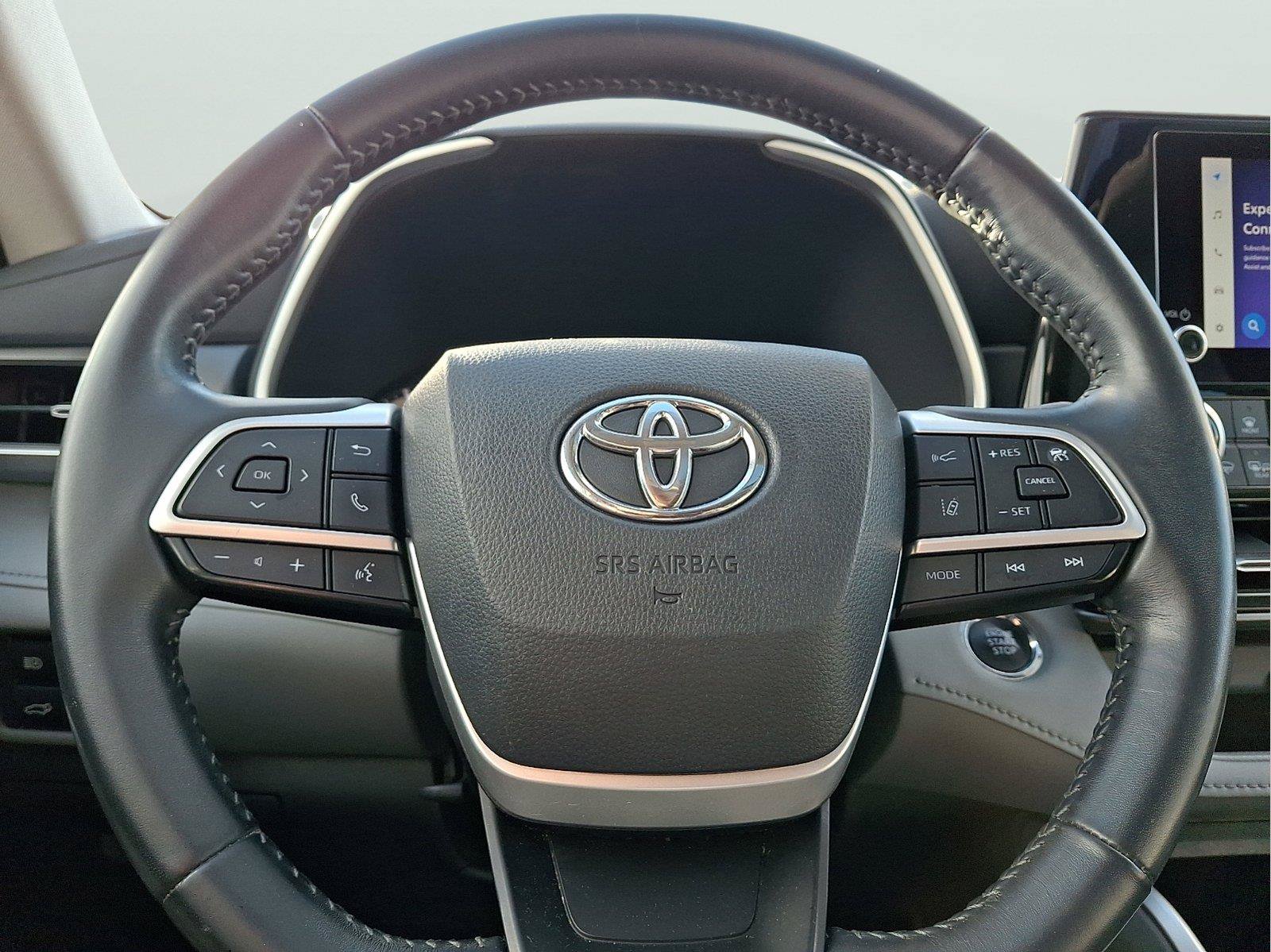 Used 2023 Toyota Highlander XLE AWD/4WD image 20
