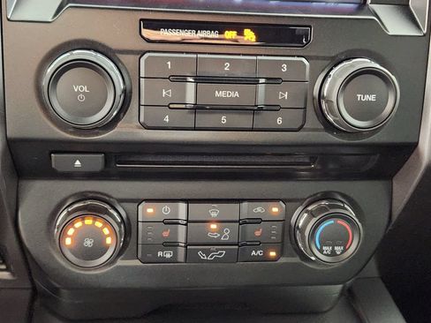 Used 2015 Ford F150 XLT w/ Equipment Group 302A Luxury AWD/4WD image 21