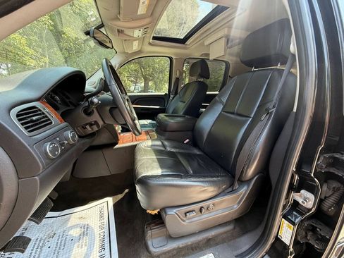 Used 2007 Chevrolet Suburban LTZ w/ LTZ Preferred Equipment Group AWD/4WD image 9