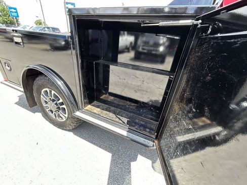 Used 2023 GMC Sierra 2500 SLT w/ SLT Convenience Package AWD/4WD image 18