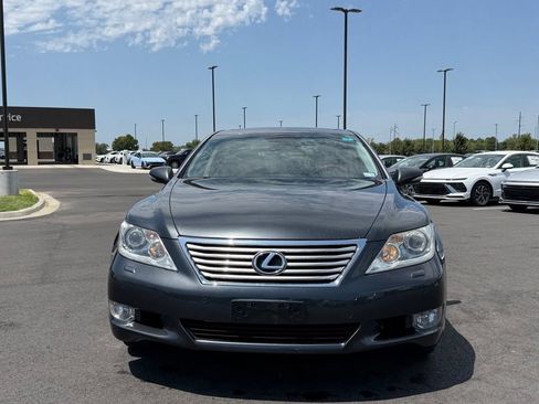 Used 2010 Lexus LS 460 w/ Comfort Pkg RWD image 2