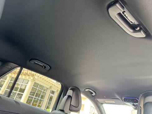 New 2025 Mercedes-Benz GLC 300 image 3