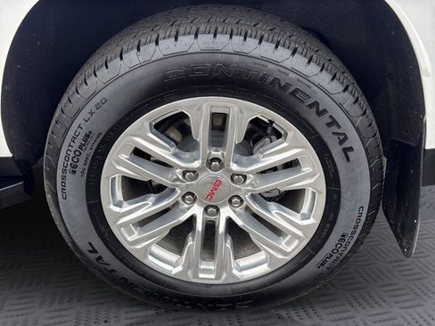 Used 2024 GMC Yukon XL SLT w/ SLT Luxury Package image 30